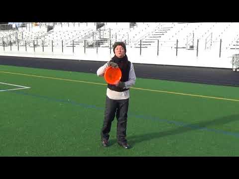 Freestyle Frisbee HowTo: Lori Daniels Demonstrates the Chicken Wing Throw